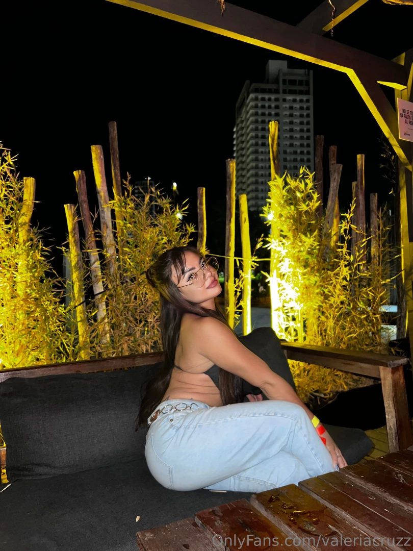 Can you guess what i m not wearing 