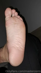 You say hello by kneeling down and handing me your wallet i say hello