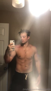 Huge muscle flexing vids