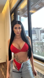 I want to wear all red put red lipstick on my lips and shoot lots of