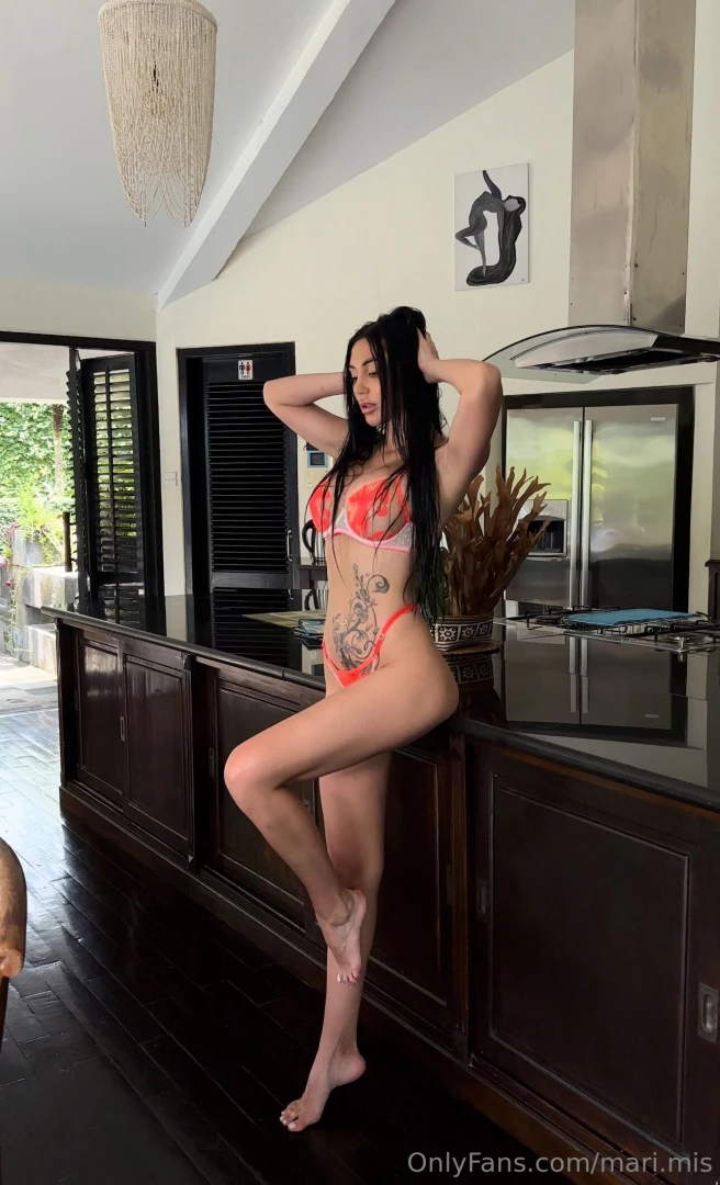 Come closer and kiss my neck i know you want to 