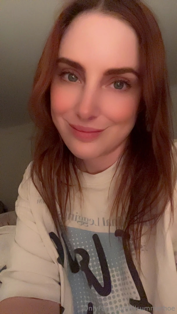 How i look at you when its cuddle time 