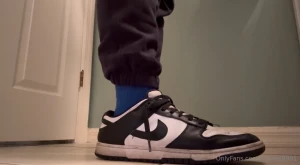 2 minutes of shoeplay blue amp white elites amp my trashed dunks come