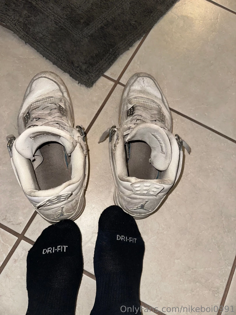 Bro these j s were so sweaty after the gym enjoy this two minutes of 