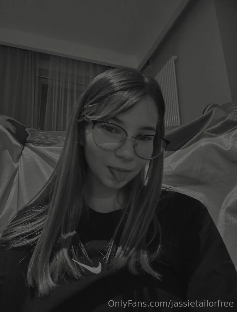 Aniicka is aray of sunshine fire in her hair makes you wanna conquer part 25 