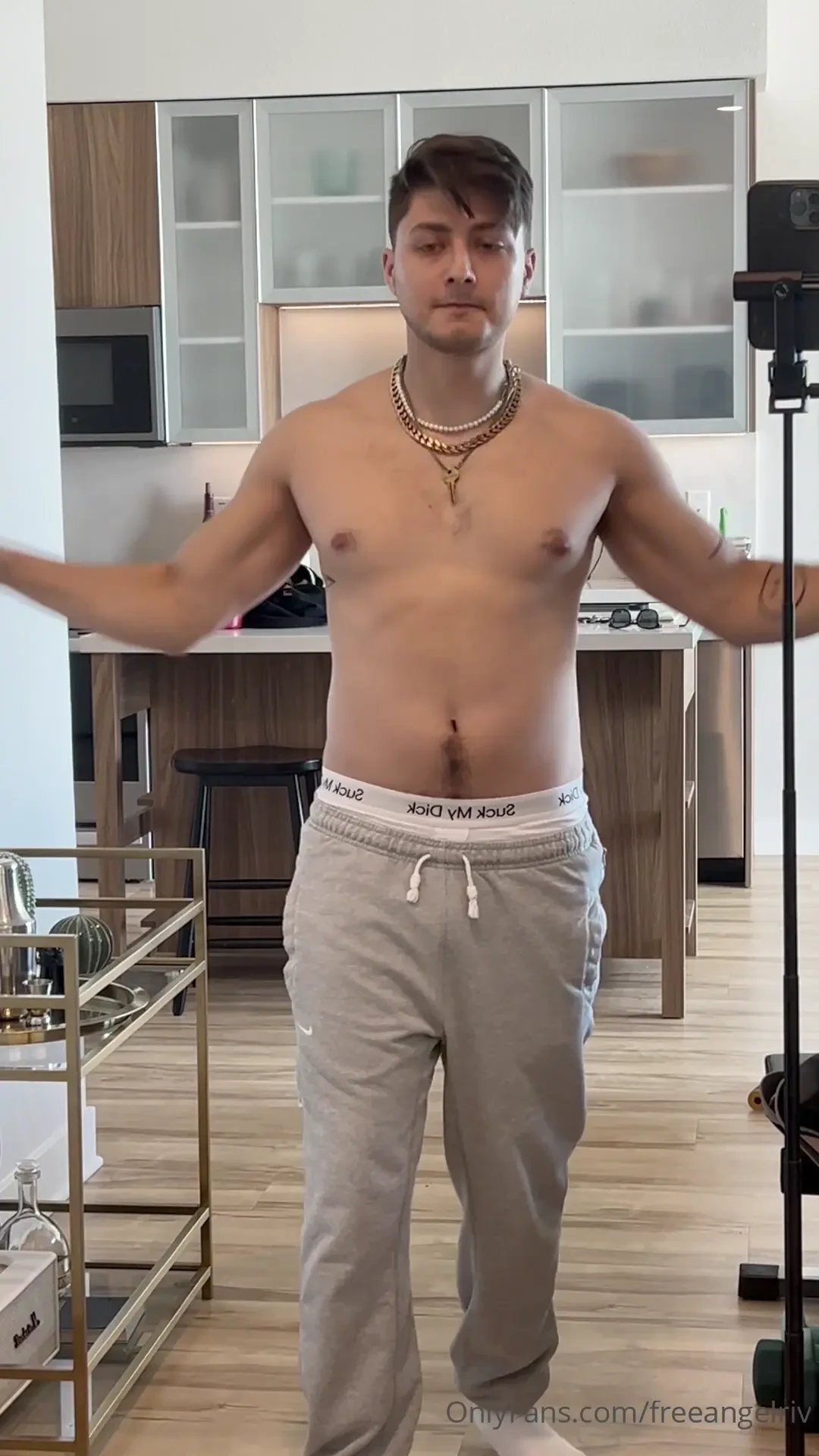 Just me flexing in your weak face subscribe to see the good stuff 