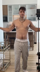 Just me flexing in your weak face subscribe to see the good stuff