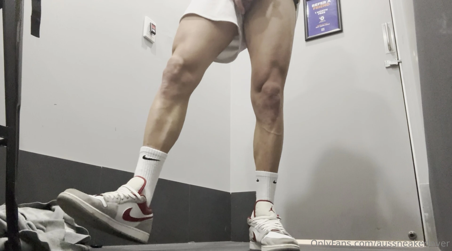 Quick and messy jerk session in my red and grey jordan 1 lows no 