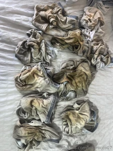 Why my bedroom smells like a locker room muskaf tipme