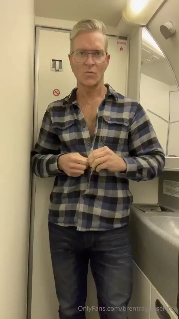 Yesterday mid-flight from ontario i took a moment in the airplane 