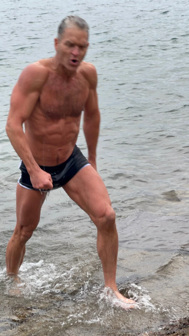 New year new deals to kick off my birthday month in style i m offering 