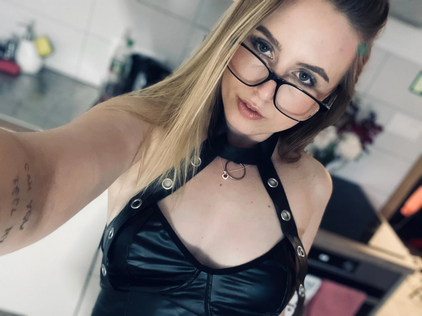 I m a bad girl give me your hard cock to give you my wet and tight 