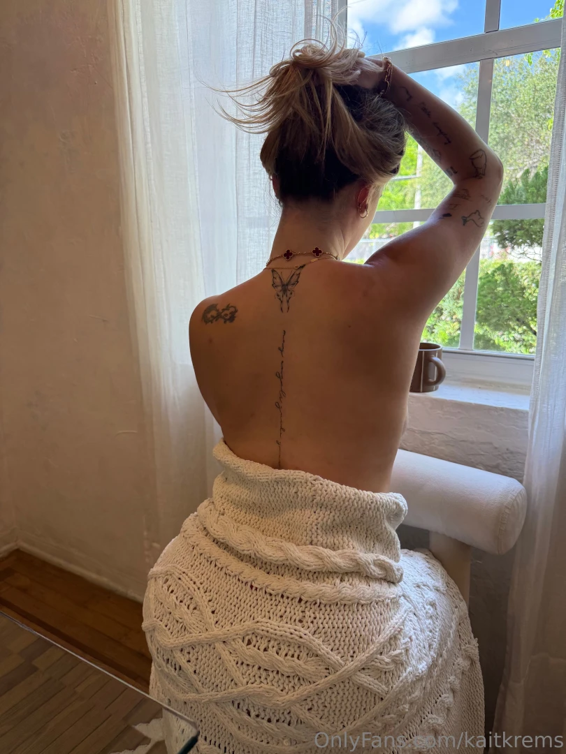 Waking up slow and craving a snuggle partner any volunteers to help me 