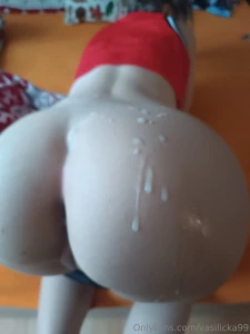 Prskao bi si ovu guzicuu kada da alji mi tips i dobijas poklon