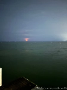 Tucaj me ovde sa pogledom na more i mese inu part 1