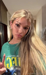 Swipe for a kiss part 13