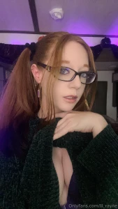 I m a bit sick but i m still hot logging on stream now come join me