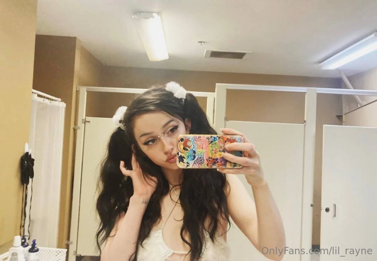 This is lilfairyth0t she s so cute fucks older men and has a free 