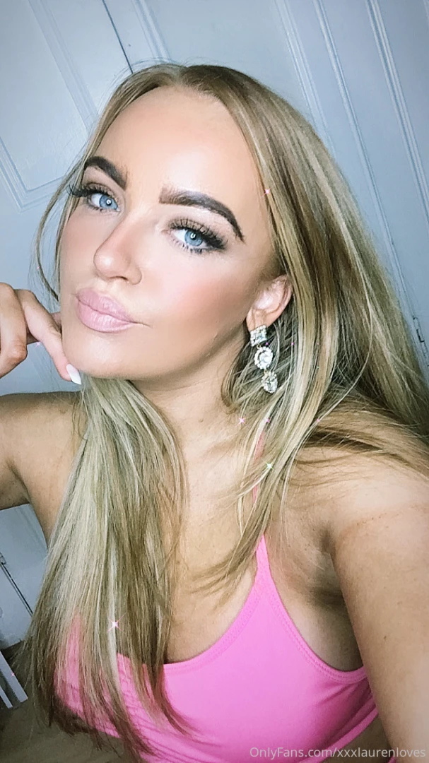 Hey my loves another day another workout would you love to workout 