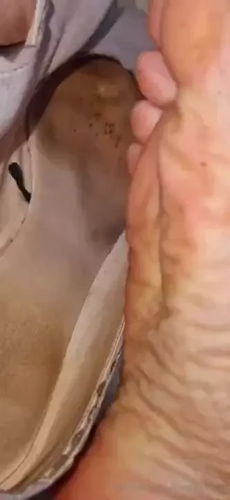 All the photos i have of these gray pumps before over posted pretty 