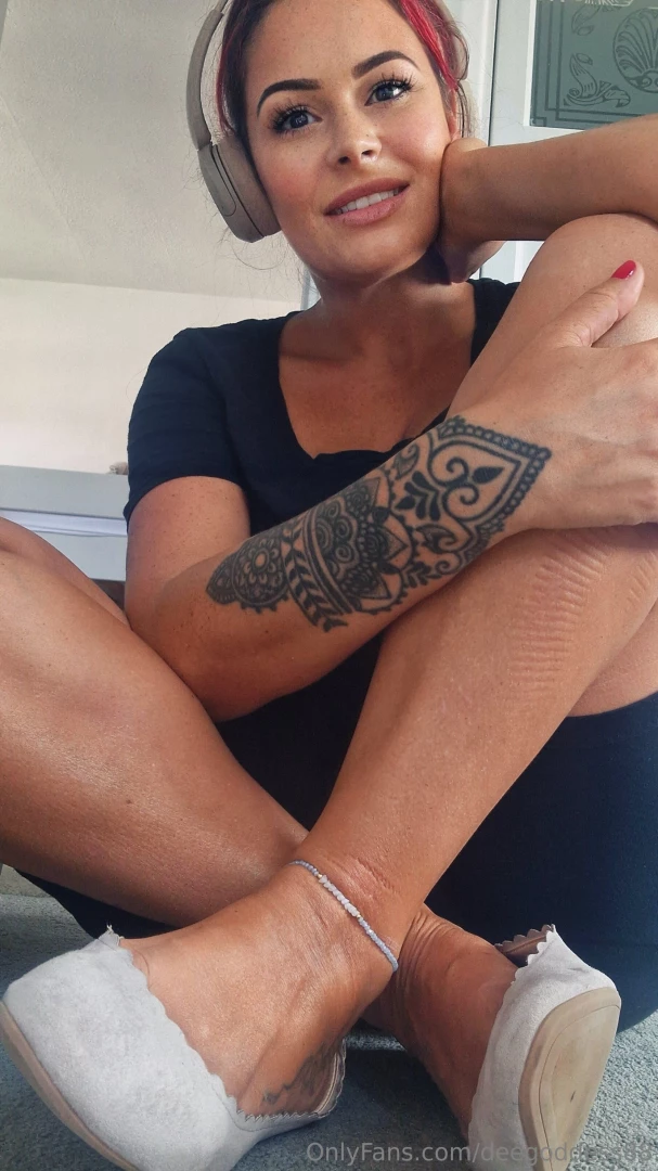 Who likes their flats with toe prints aahh what i would give to have a part 4 