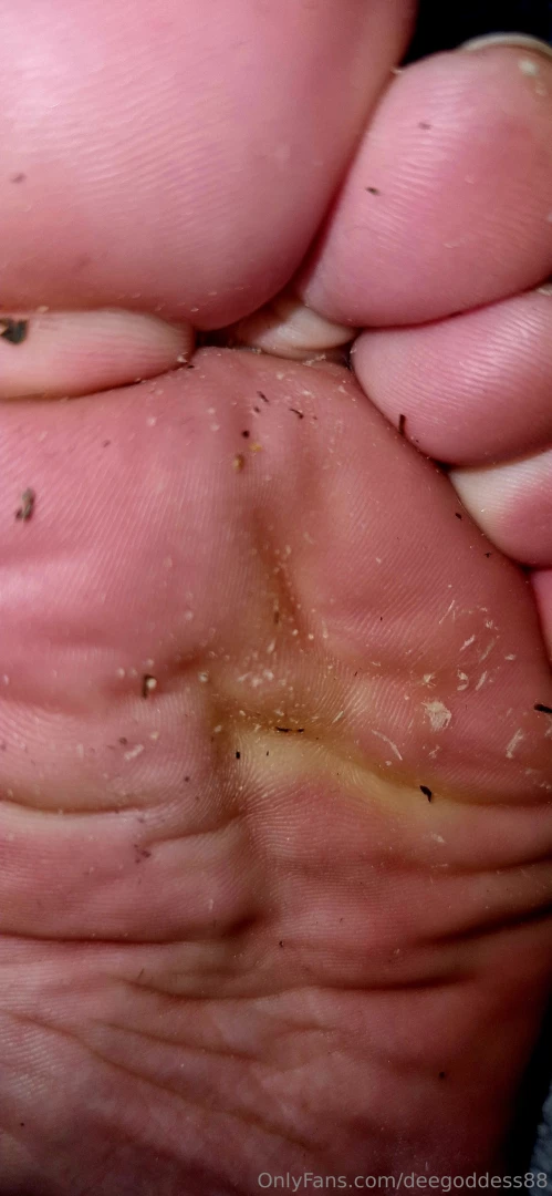 Who likes their flats with toe prints aahh what i would give to have a part 6 