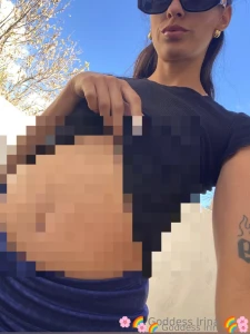 Enjoy my sweet face and my delicious navel close up