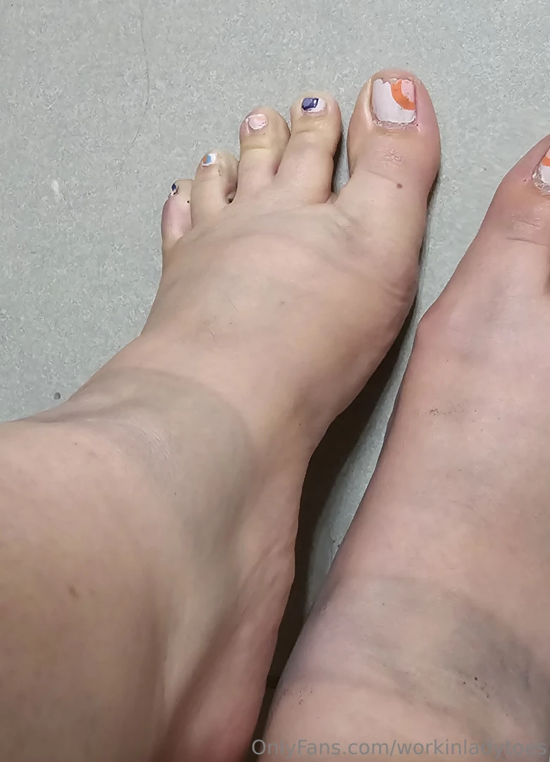 Post-club feet definitely painting my toes tomorrow oof wore my dr 