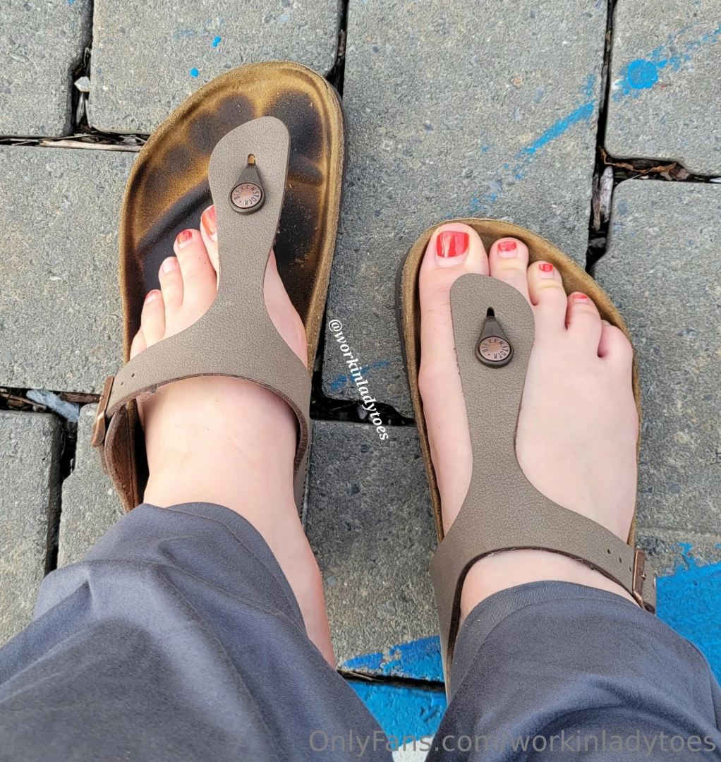 Hot sweaty stinky feet in these birkenstock sandals 
