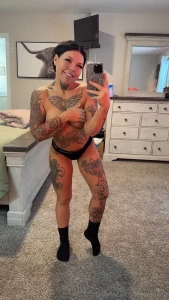 How much do you love a little cleavage teasing