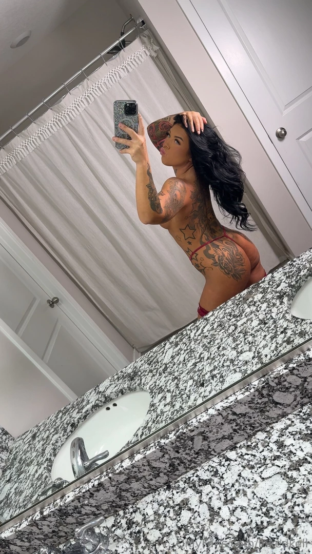 Can you resist this casual naughty tease my bet is no 