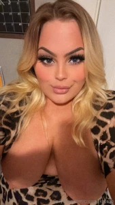 Horny happy hour get access to my vip snap and a 500 video bundle for