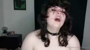 Nothing to see here just a clown girl being super innocent