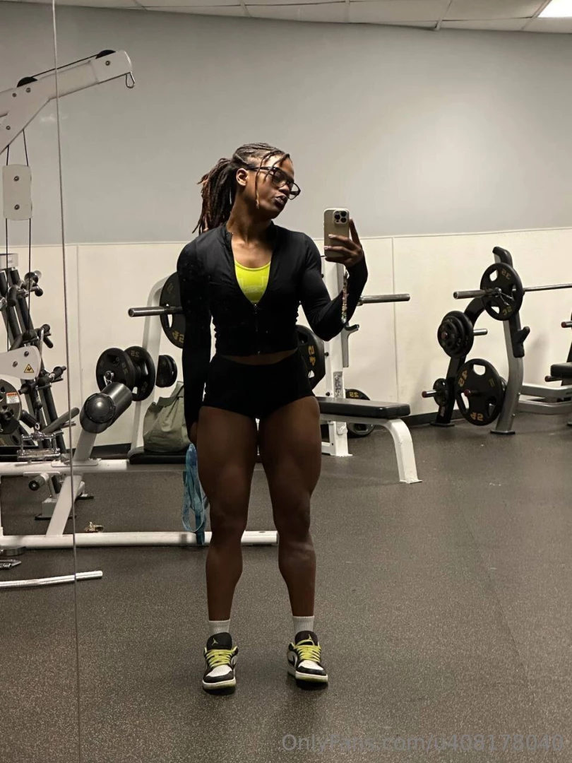 Quick snapshot during my workout guess what i trained here 