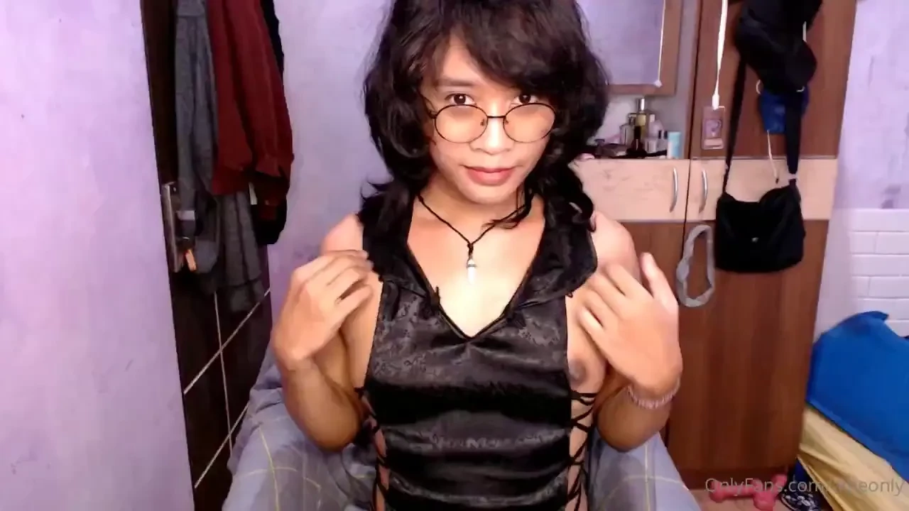 Got horni wearing this i intend to edge but i came a little x x 