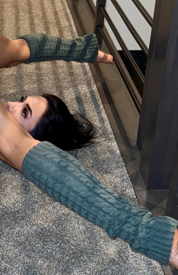 Omg spoiler alert message me a if you re into naughty povs and cause i 