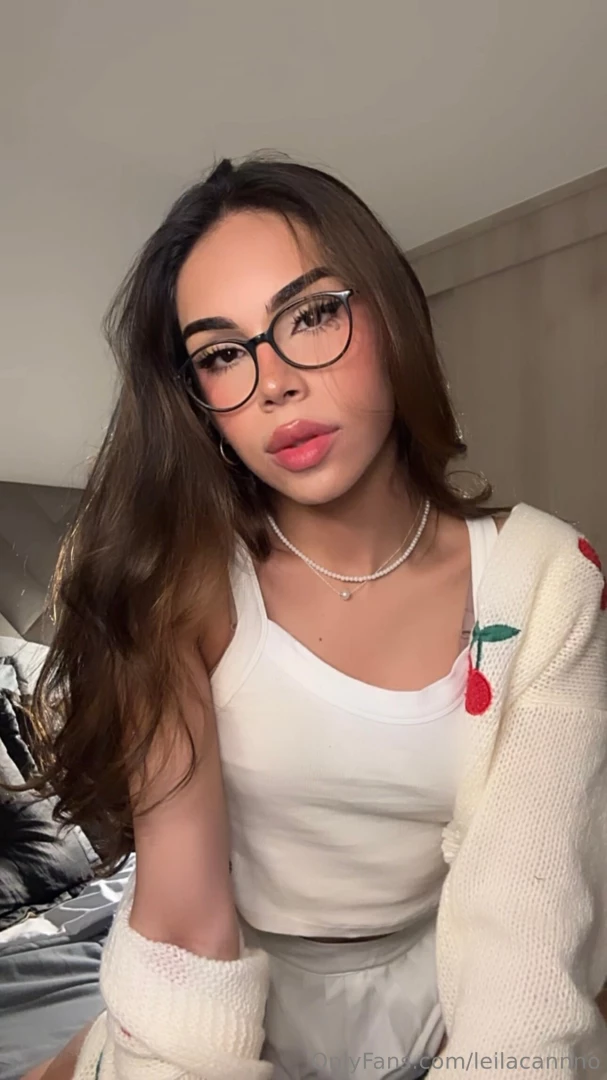 Hey just dropping some selfies eyes that captivate a vibe that 