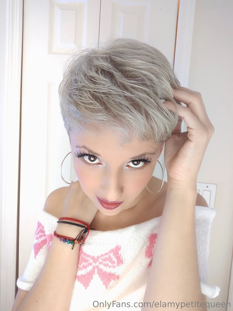 My new hair color i hope you like the two naughty ppv photos one of 