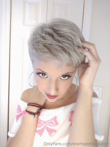My new hair color i hope you like the two naughty ppv photos one of