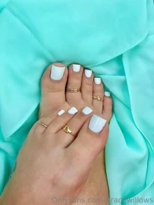 So suckable right could you get the rings of with just ur tongue