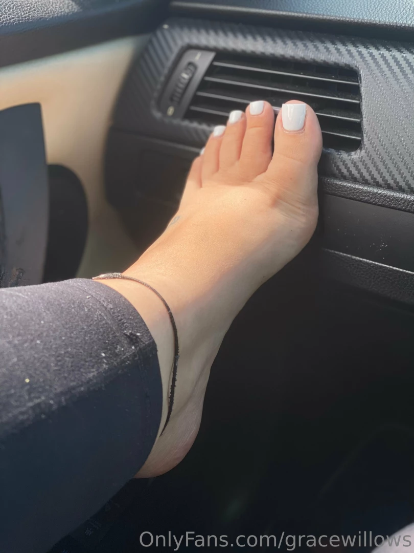 Would u let me cool my feet down on ur dash part 1 