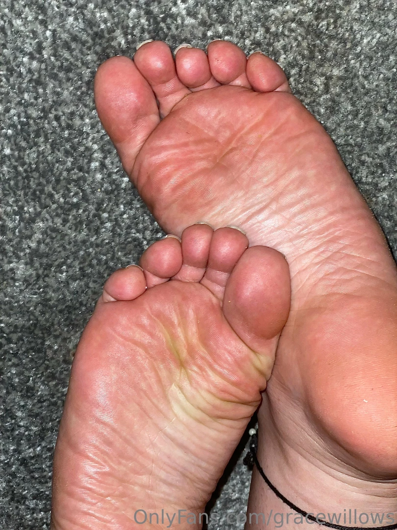 What do you prefer b w or colour u mean they still gonna taste the 