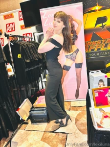 Day 1 s outfit for avn if you are at the show tonight i will be