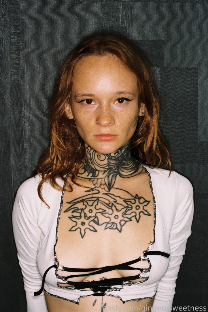 Damn i think this top is so tight and if you touch this thread it will 