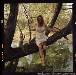 I love summer photos so many colors few clothes and it was just a