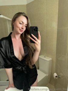 Wie gestalten wir den abend ich hab schon nichts mehr drunter an