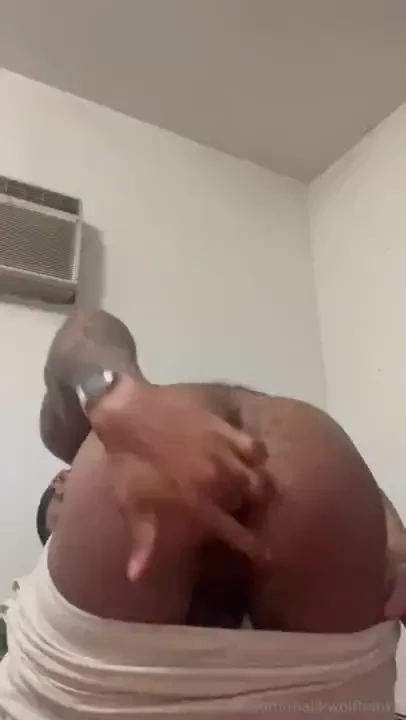 Playing with this hairy ass a little tips are welcomed 