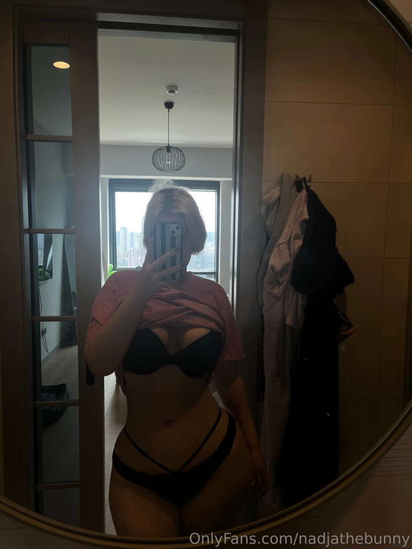 More pics in this lingerie i will do something today 