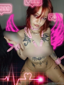 Send me a to see the pic uncensored and send a tip for video