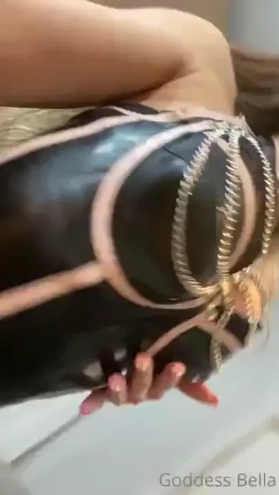 Latex looks so good on me i m going to put all my latex on later buy 